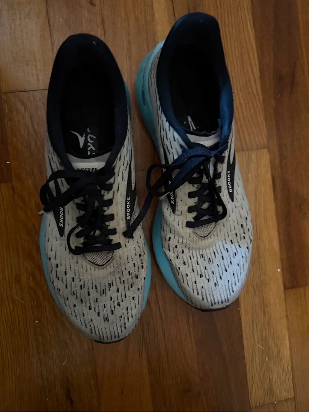 Brooks Hyperion Temps Light Gray and Blue Running Sneakers